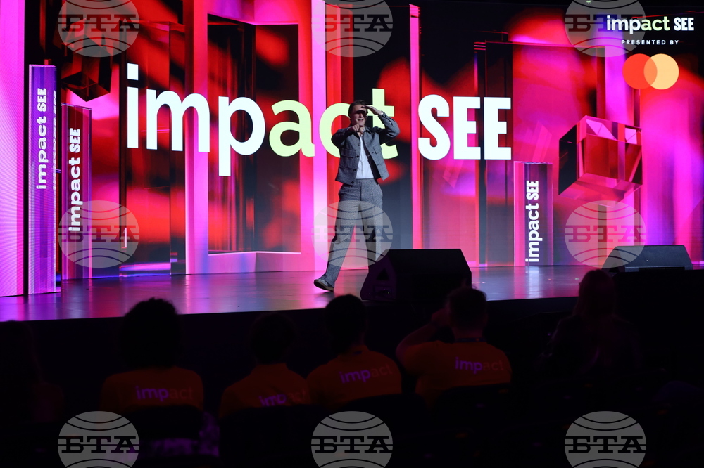 Румъния - Букурещ - Международен бизнес и технологичен форум Impact SEE - кмет на Първи сектор в Букурещ