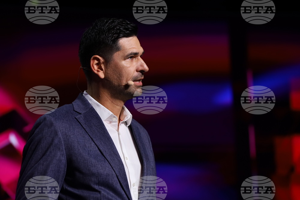 Румъния - Букурещ - Международен бизнес и технологичен форум Impact SEE - кмет на Първи сектор в Букурещ