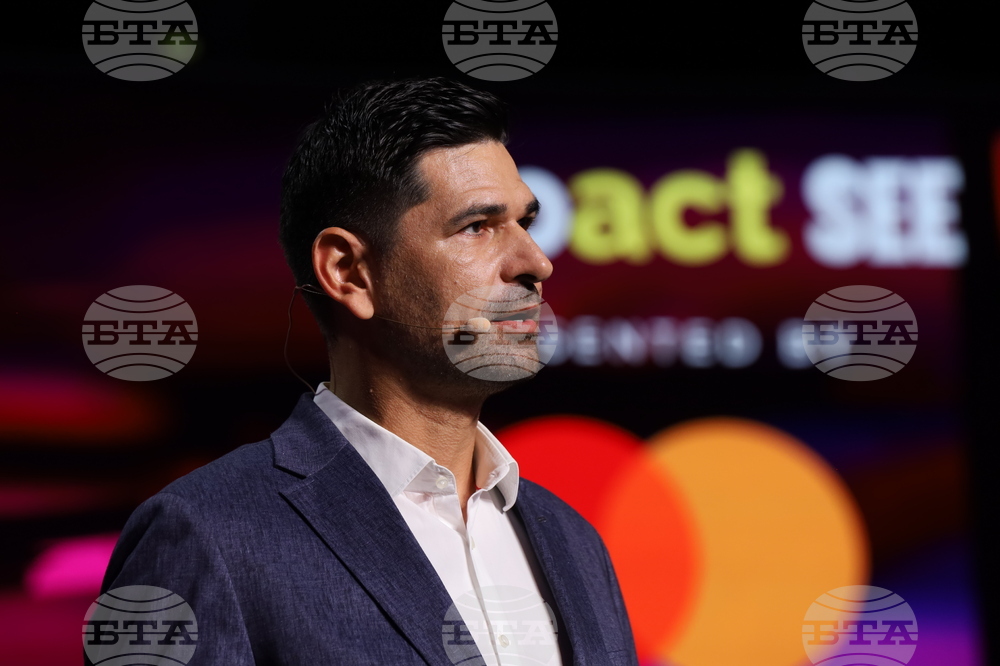 Румъния - Букурещ - Международен бизнес и технологичен форум Impact SEE - кмет на Първи сектор в Букурещ