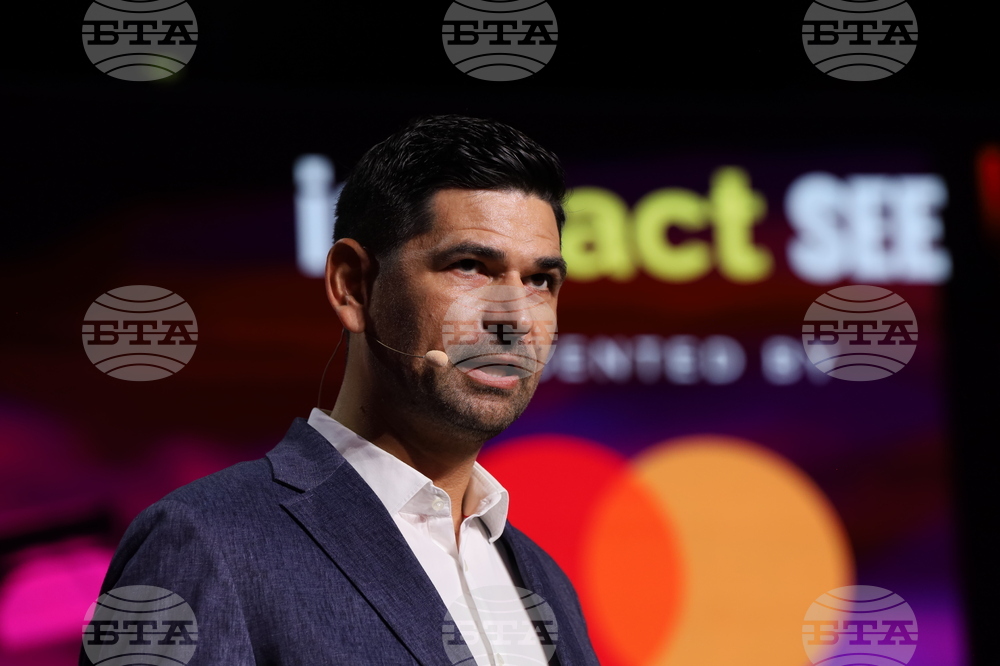 Румъния - Букурещ - Международен бизнес и технологичен форум Impact SEE - кмет на Първи сектор в Букурещ