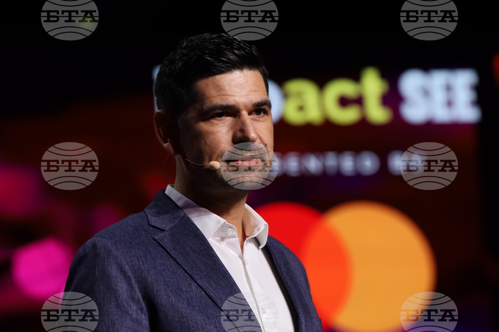 Румъния - Букурещ - Международен бизнес и технологичен форум Impact SEE - кмет на Първи сектор в Букурещ
