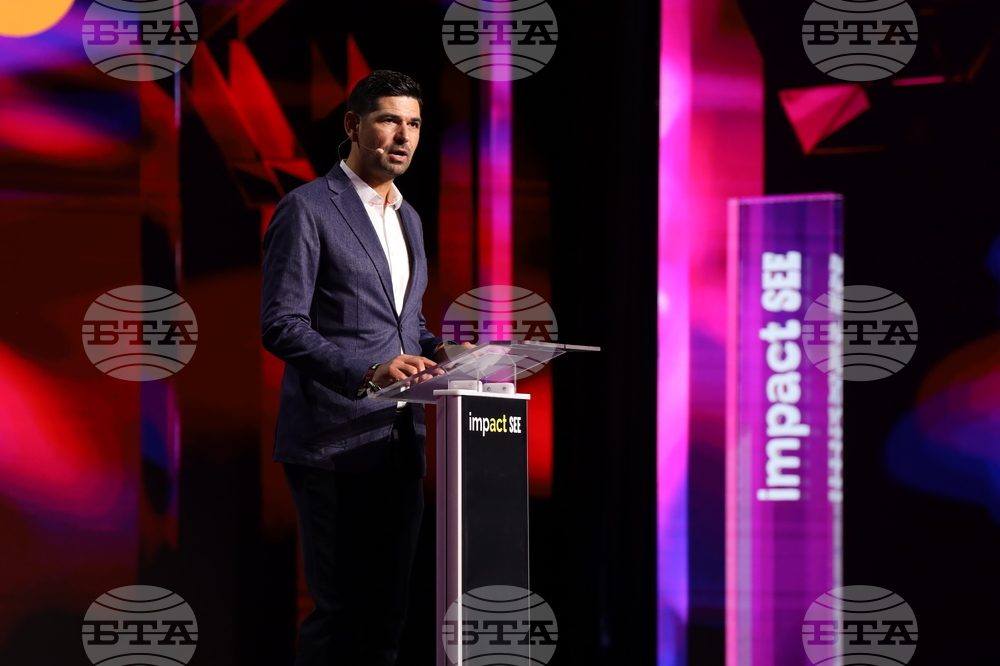 Румъния - Букурещ - Международен бизнес и технологичен форум Impact SEE - кмет на Първи сектор в Букурещ
