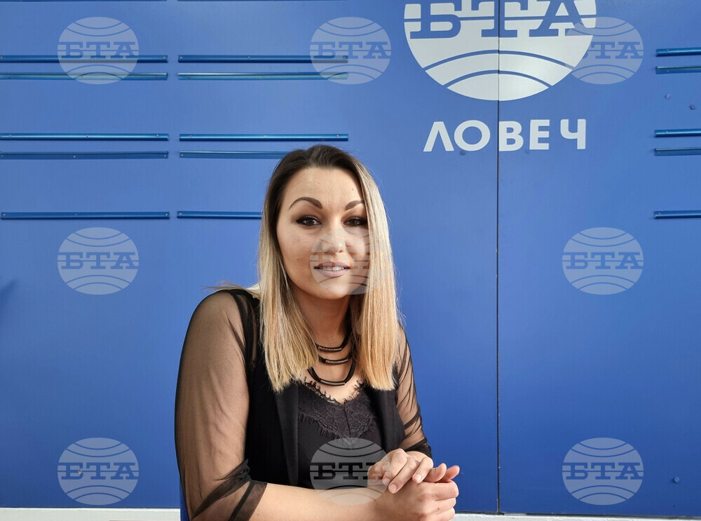Общото между музиката и работата в администрацията са дисциплината и добрата организация, казва Вероника Тодорова