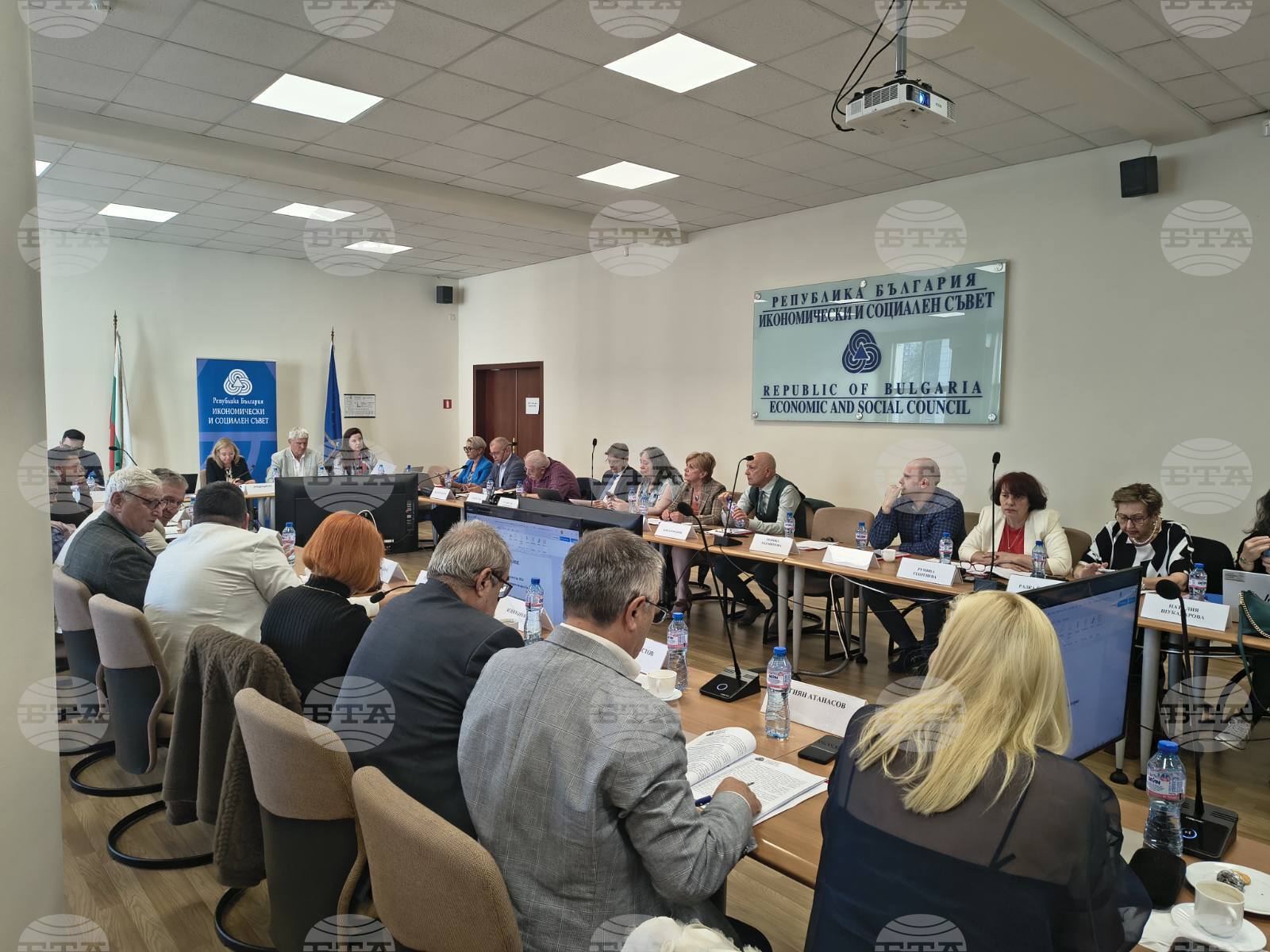 Държавният бюджет трябва да подкрепя по-балансирана структура на икономическия растеж, смята Икономическият и социален съвет