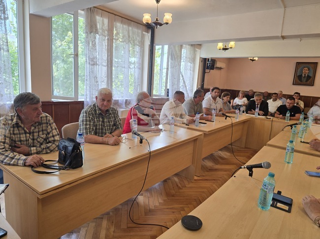 Общинският съвет в Долна Митрополия одобри информацията за касовото изпълнение на бюджета на общината за полугодието на 2026 г.