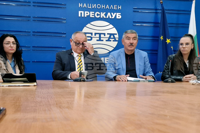 Служители в общинската администрация представиха протестна декларация срещу неприемането на бюджета на Община Шумен за 2026 г.