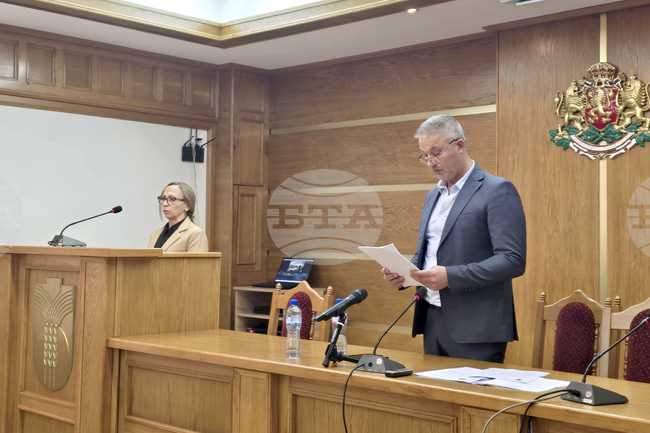 Нов общински съветник положи клетва в началото на днешното заседание на Общинския съвет към Община Добричка