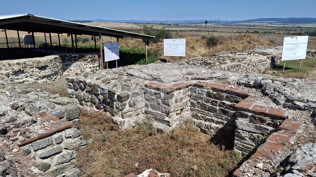 Archaeologists Uncover 46 Coins, Byzantine Seals at Markeli Fortress