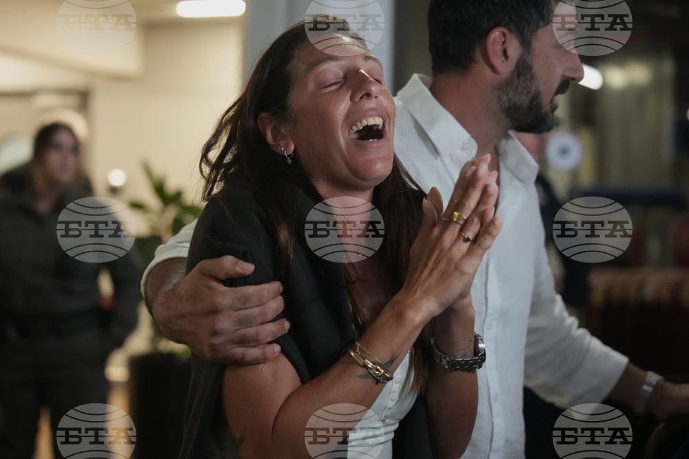APTOPIX Israel Mideast Emergency Landing