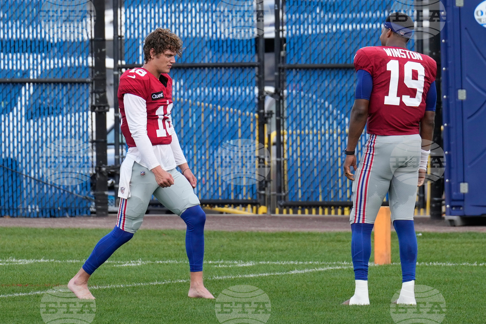 Giants Quarterbacks Football