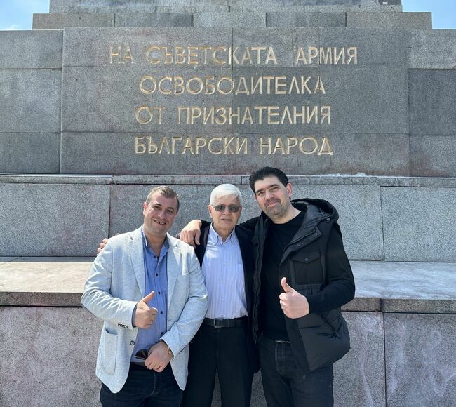 Socialists Keep Promise to Have Soviet Army Monument Dedication Panel Restored in Time for May 9