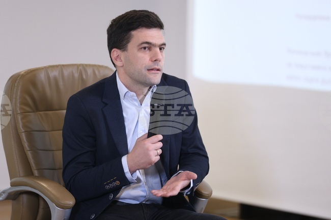 Европа трябва да вземе отбраната си в свои ръце, заяви евродепутатът Никола Минчев