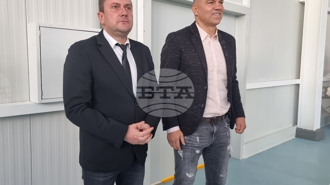 Тервел Пулев в Перник: Развитието на детския спорт изисква повече спортни бази и подкрепа