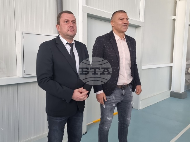Тервел Пулев в Перник: Развитието на детския спорт изисква повече спортни бази и подкрепа