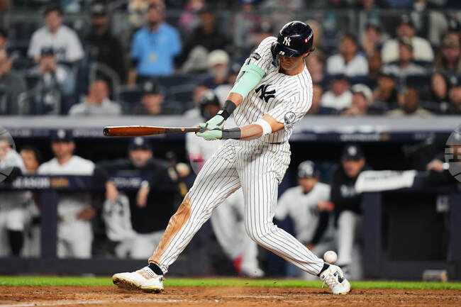 Yankees Jones Wild Inning