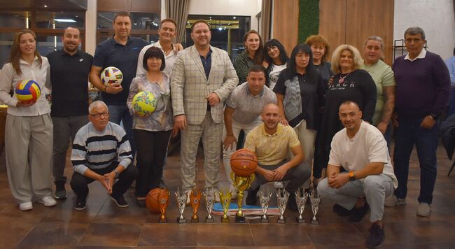 Спортно училище-Разград е комплексен победител в 37-мата Областна учителска спартакиада 