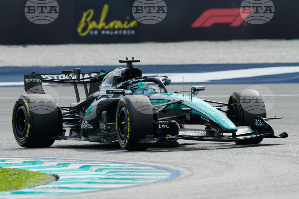 Bahrain F1 GP in Malaysia Auto Racing