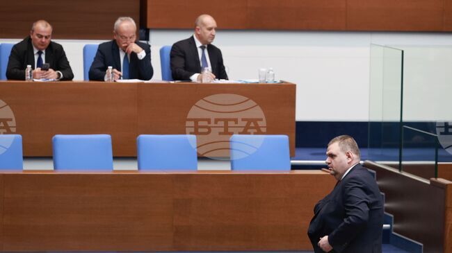 Peevski: Radev Is Lying, I Will Resign as MRF Leader If There Are 36 Invoices for My Flights; If Not, He Should Resign as PM