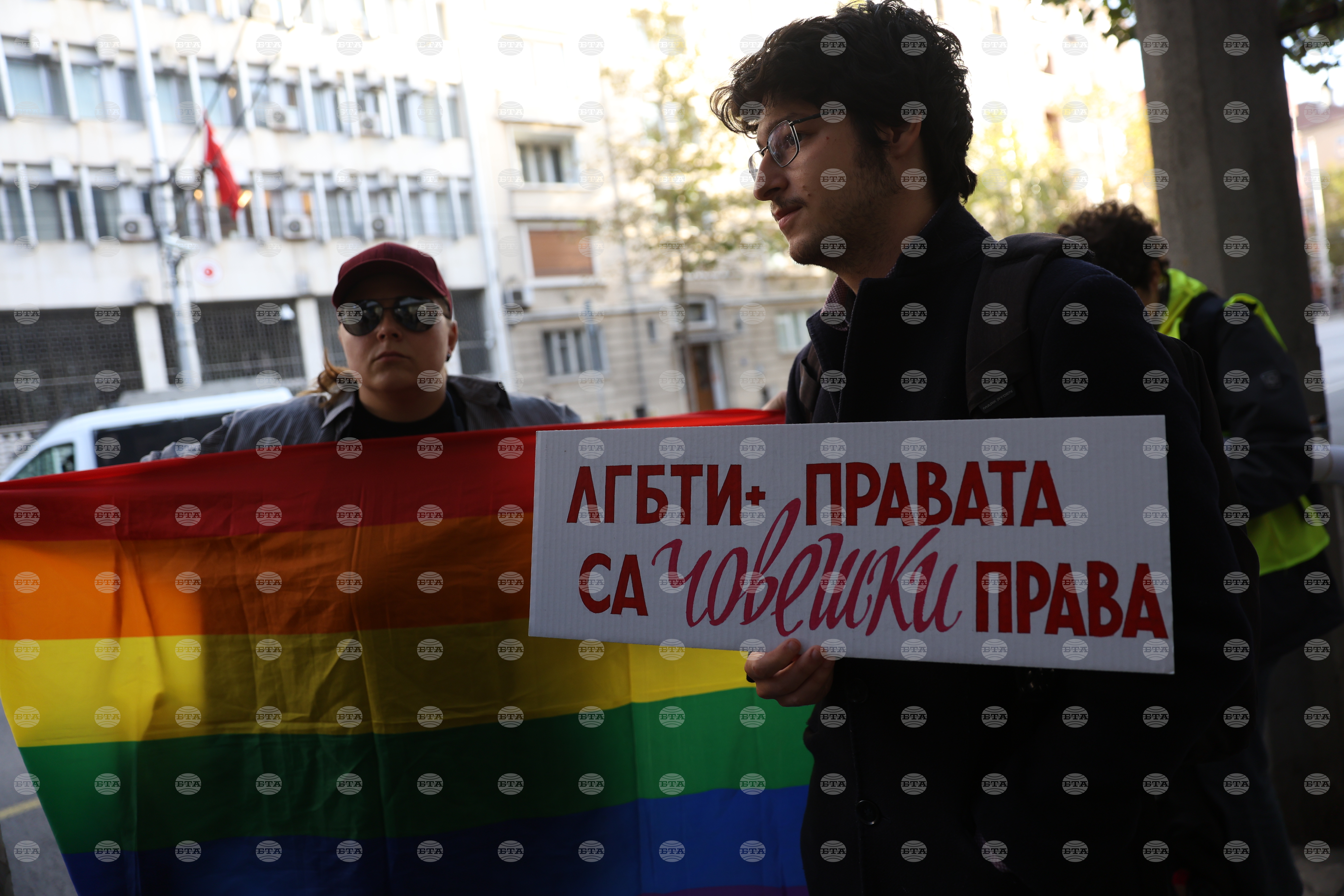Протест пред турското посолство в София срещу репресиите над ЛГБТИ+ активисти в Турция
