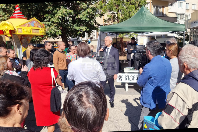 Bulgaria Needs Dignified, Honest Leaders "Who Do Not Bend Like Saplings in Wind", Vazrazhdane Presidential Candidate Kostadinov Says
