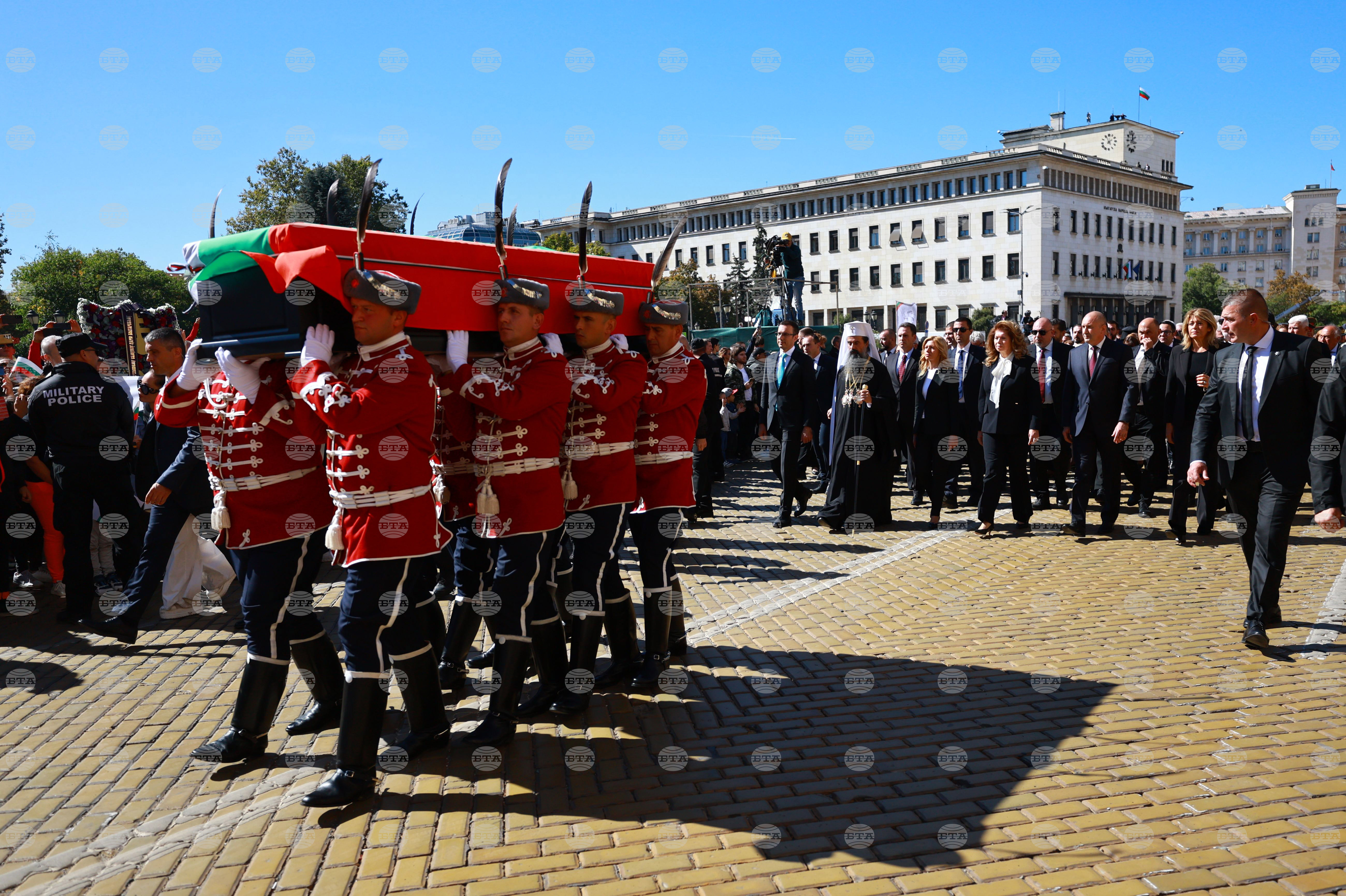 България посрещна тленните останки на цар Самуил, които бяха положени в базилика „Света София"