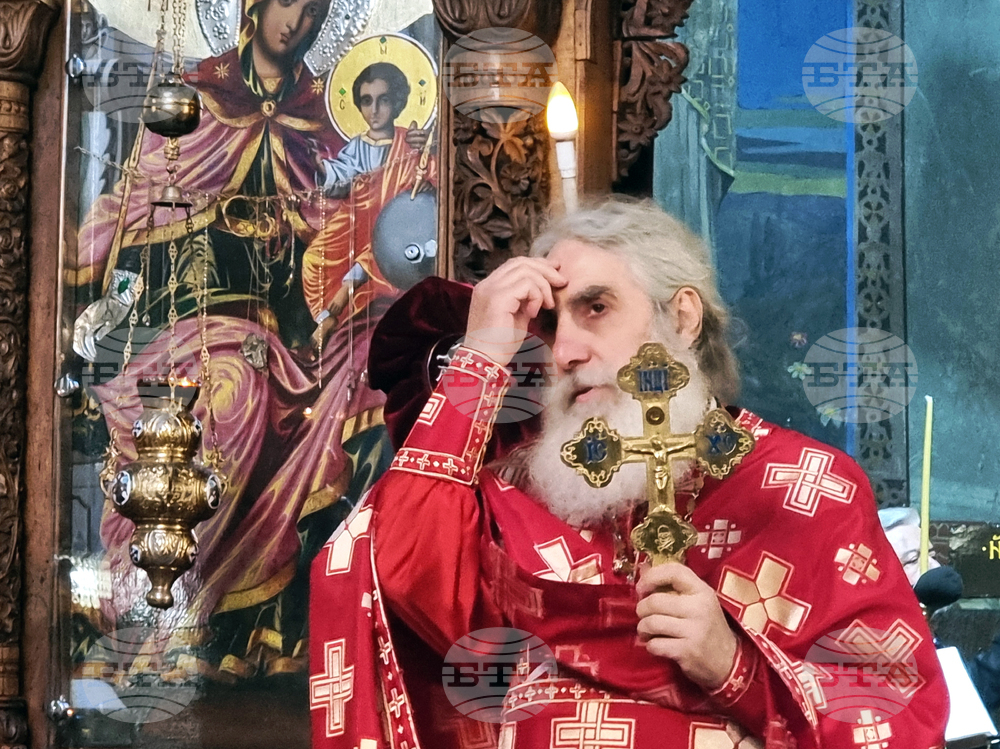 Ямбол - катедрален храм „Св. Николай Чудотворец“ - неделна литургия