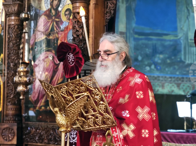 Ямбол - катедрален храм „Св. Николай Чудотворец“ - неделна литургия