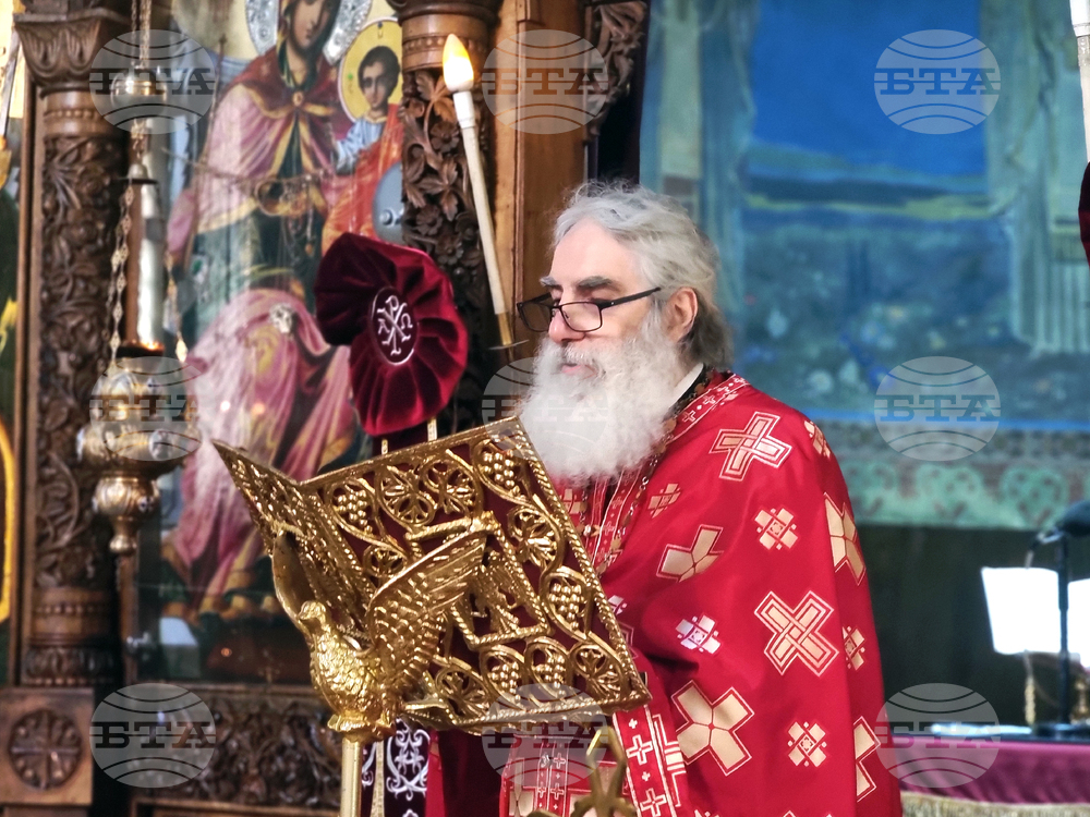 Ямбол - катедрален храм „Св. Николай Чудотворец“ - неделна литургия