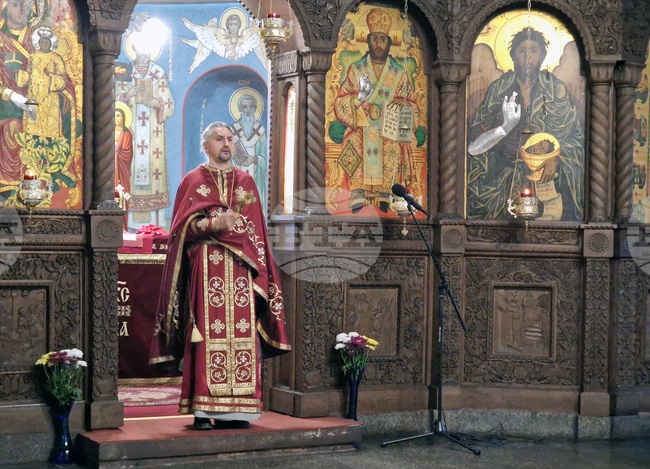 Търговище - храм „Св. Успение Богородично“ - неделна служба и проповед