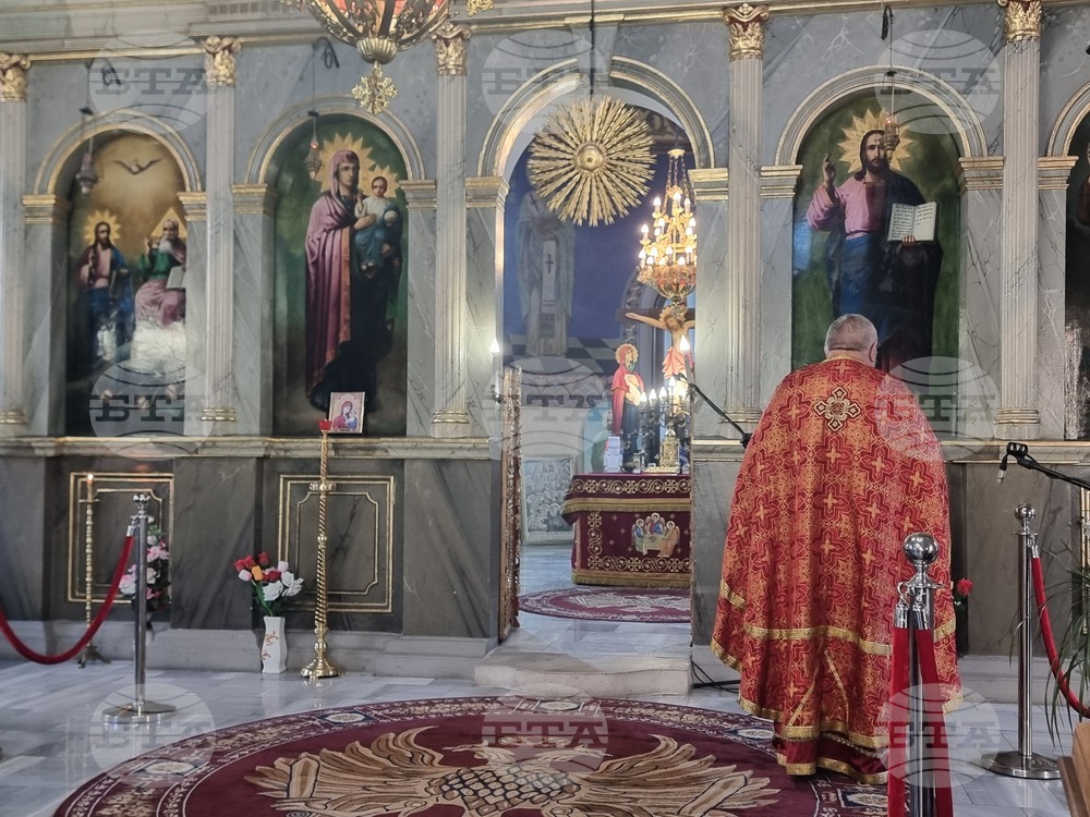 Плевен - храм „Света Троица“ - неделно богослужение