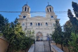 Плевен - храм „Света Троица“ - неделно богослужение