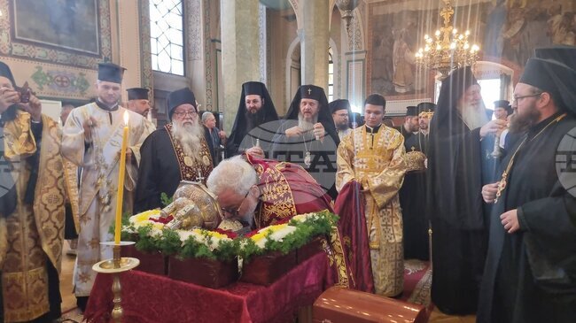 В Стара Загора беше посрещната честната глава на св. Климент Охридски
