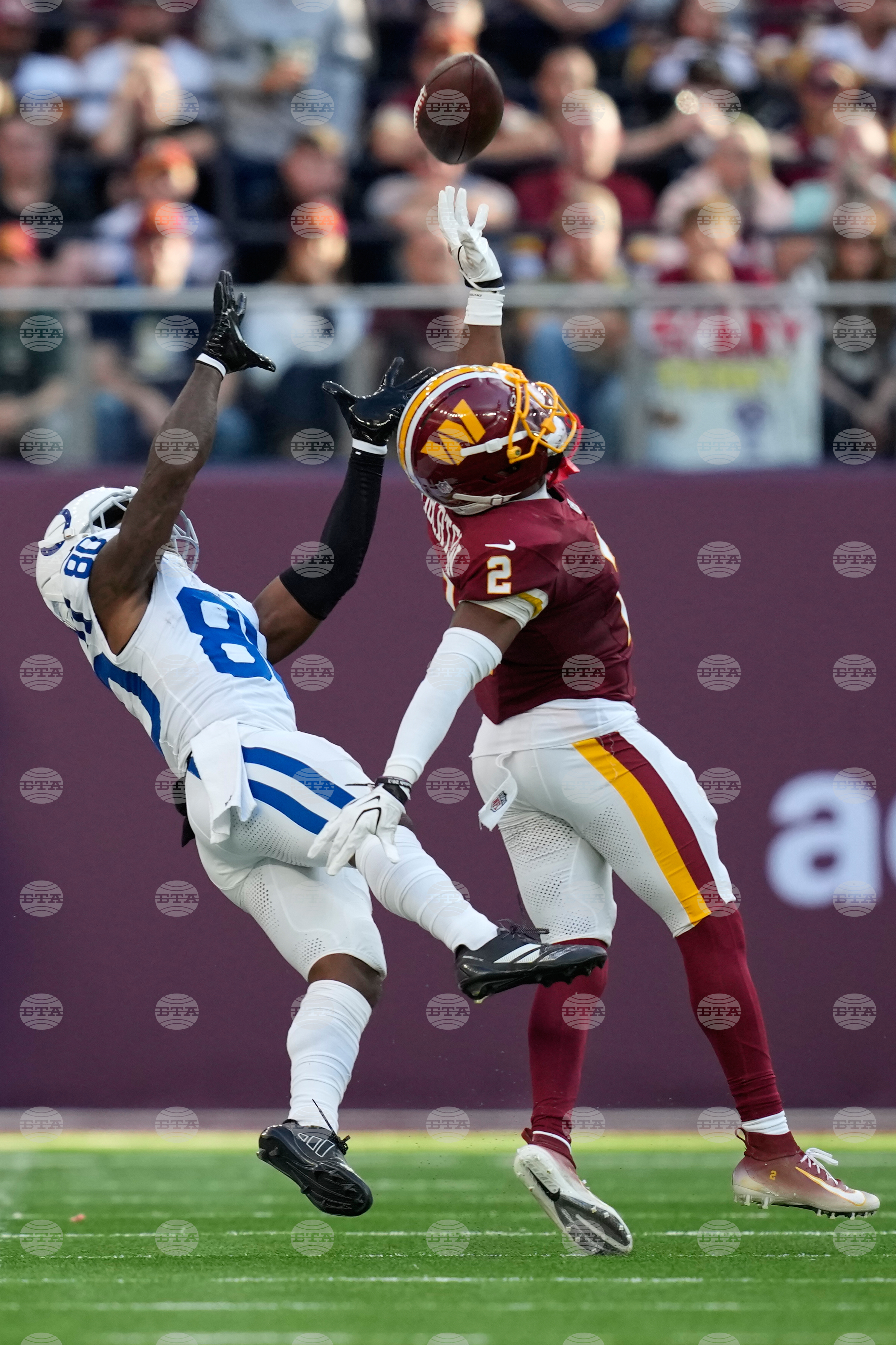 Colts Commanders Football