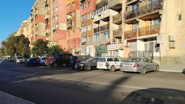 Въвежда се временна организация на движението по една от възловите улици в Перник – ул. „Струма“