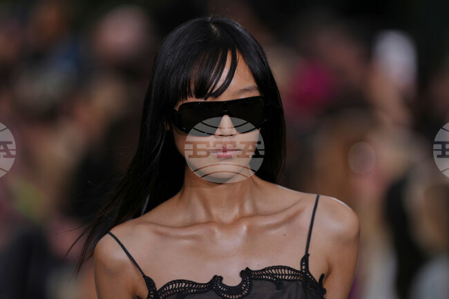 Paris Fashion Stella McCartney Womens S/S 27
