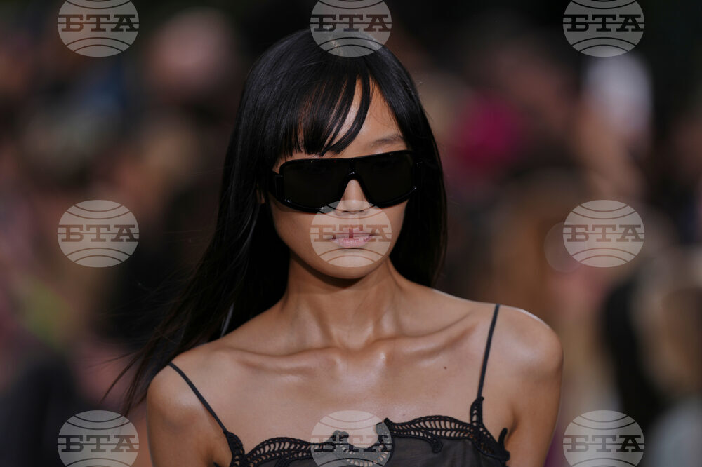 Paris Fashion Stella McCartney Womens S/S 27