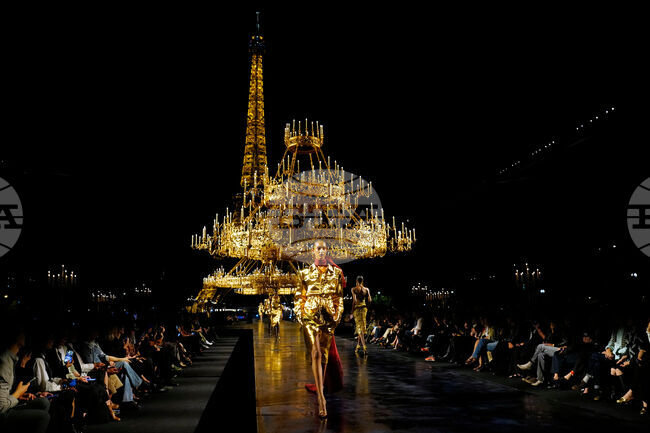 Paris Fashion Saint Laurent Womens S/S 27
