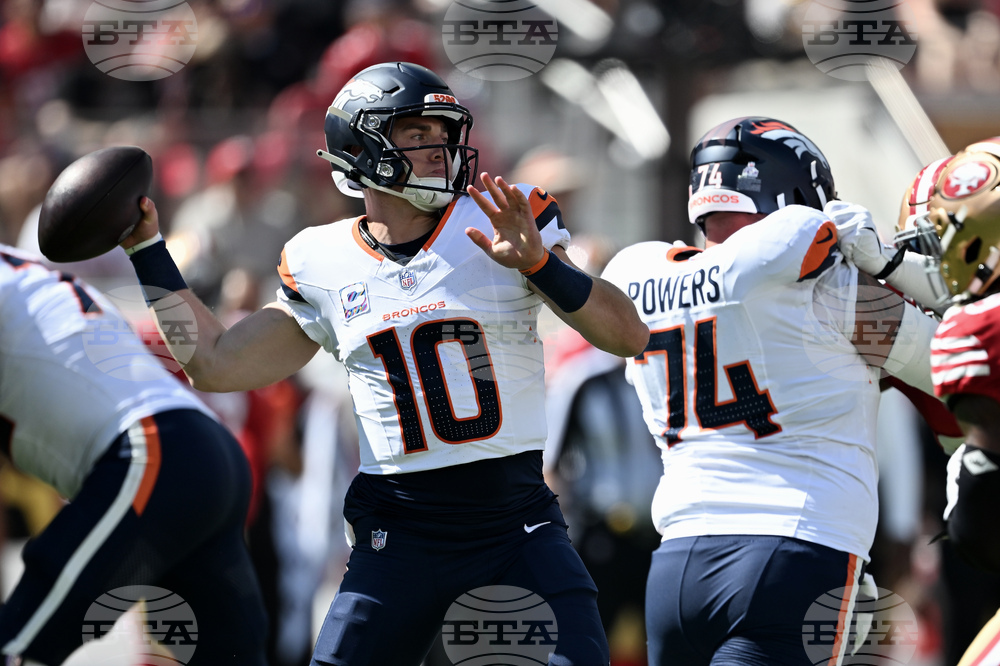 Broncos 49ers Football
