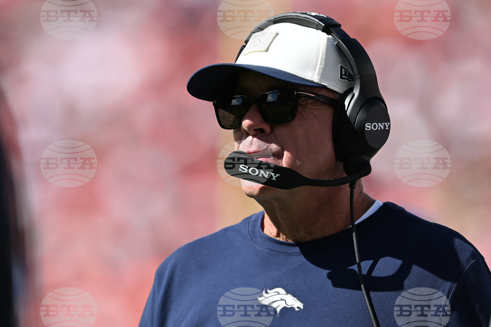 Broncos 49ers Football