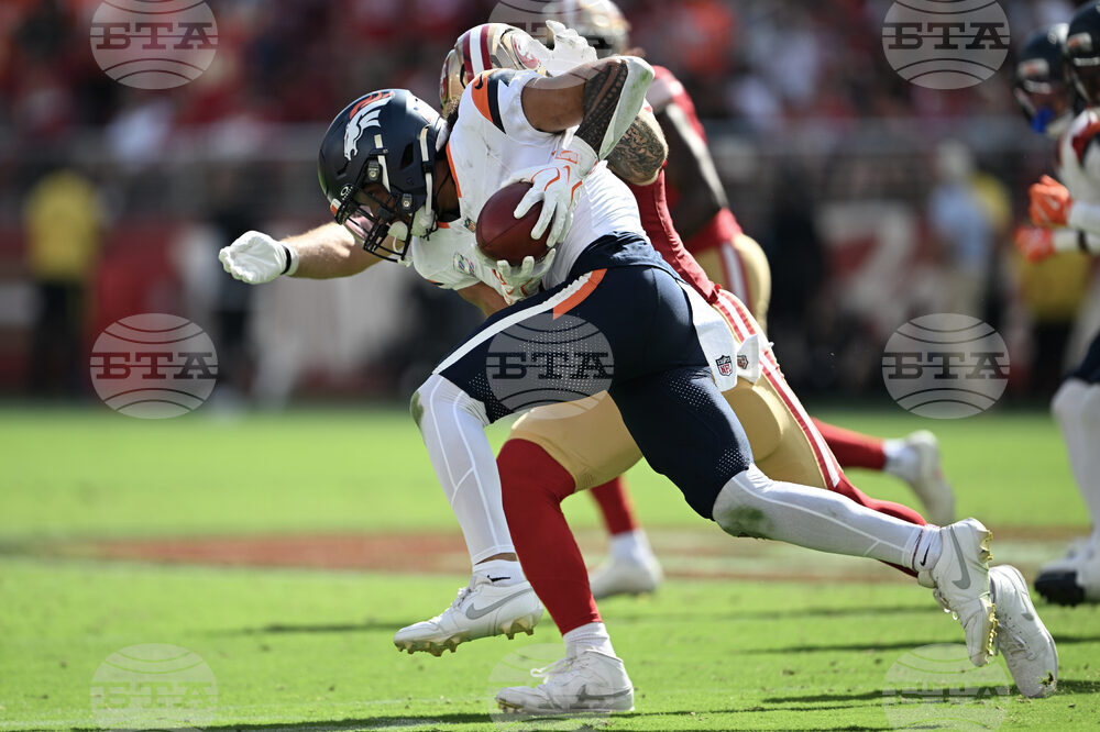 Broncos 49ers Football