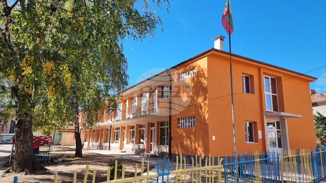 Имейл с фалшива заплаха за взривно устройство е получен в четири детски градини в Пернишко и в Съдебната палата в града