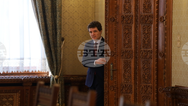 Депутат от Социалдемократическата партия в Румъния обяви лична инициатива за отстраняване на президента Никушор Дан от длъжност