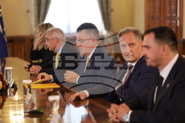 Румъния - Букурещ - президент - Алианс за обединение на румънците - консултации