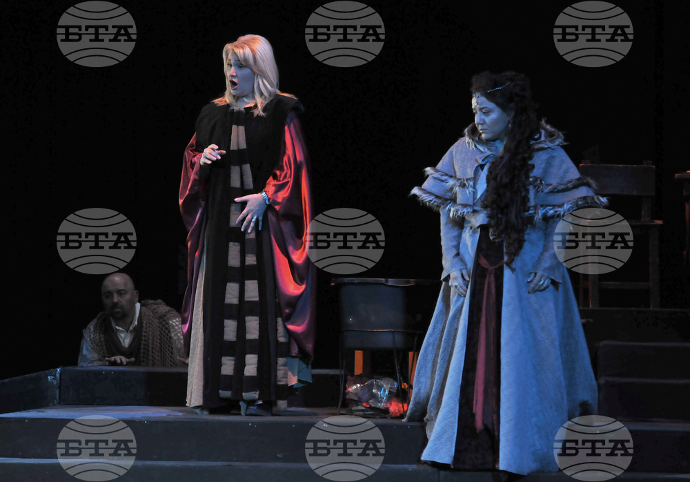 Бургас - опера - Бал с маски