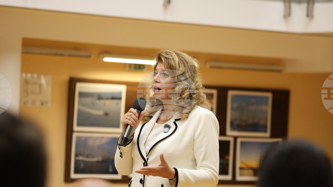 Meeting with Supporters in Varna, Iliana Iotova Speaks of Dialogue, Unity and Negotiated Solution to Ukraine War