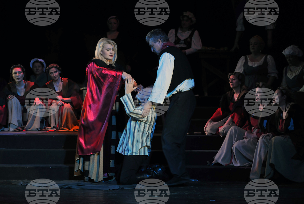 Бургас - опера - Бал с маски