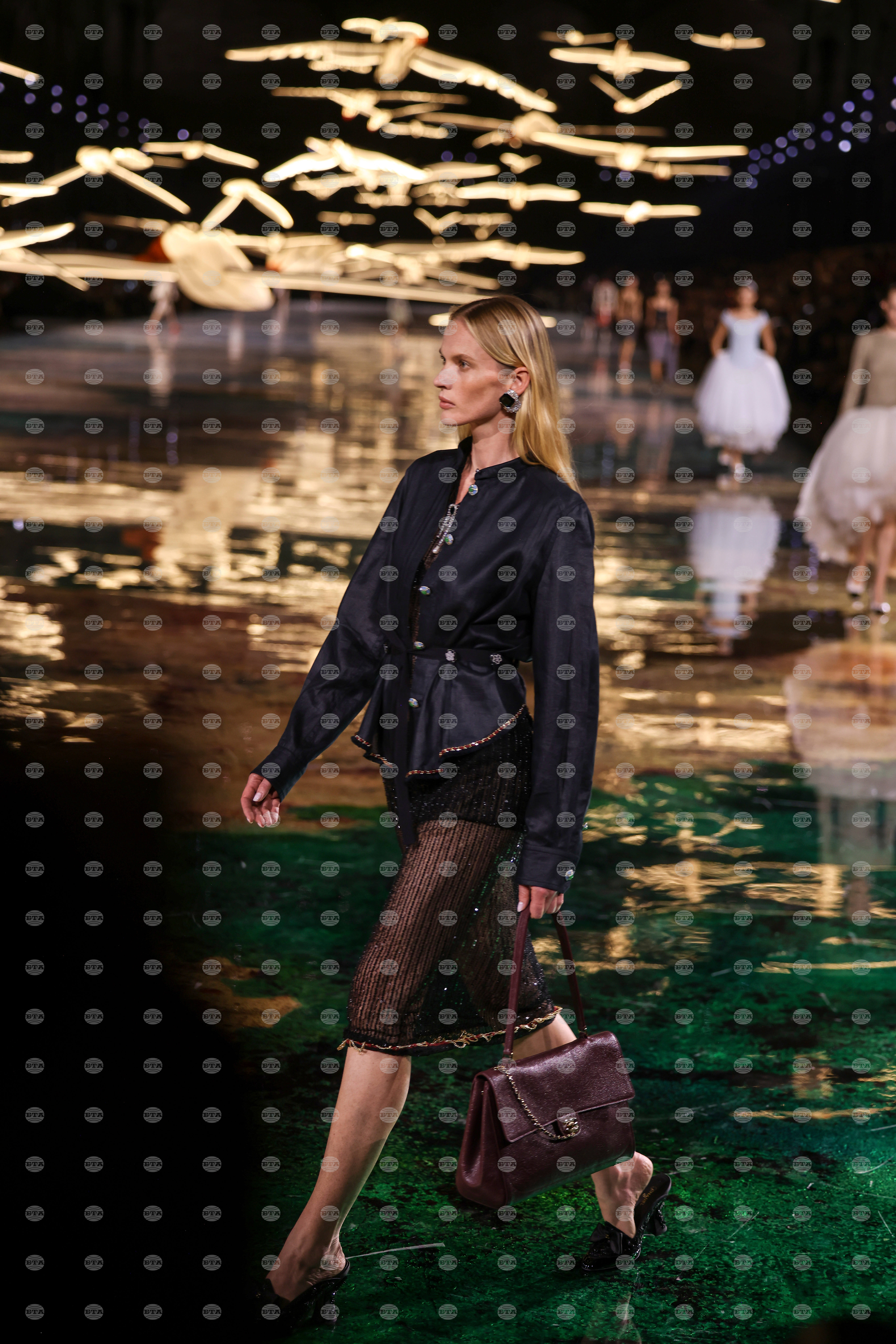 Paris Fashion Chanel Womens S/S 27