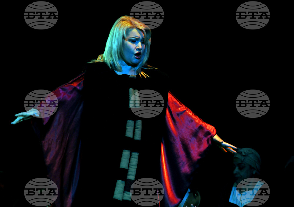 Бургас - опера - Бал с маски