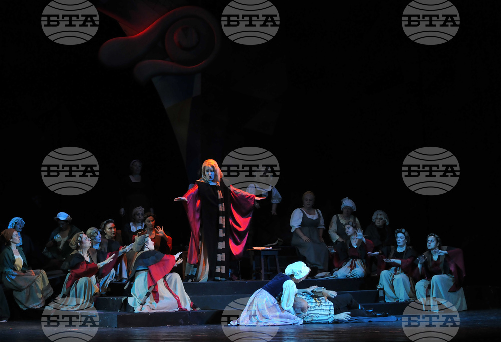 Бургас - опера - Бал с маски