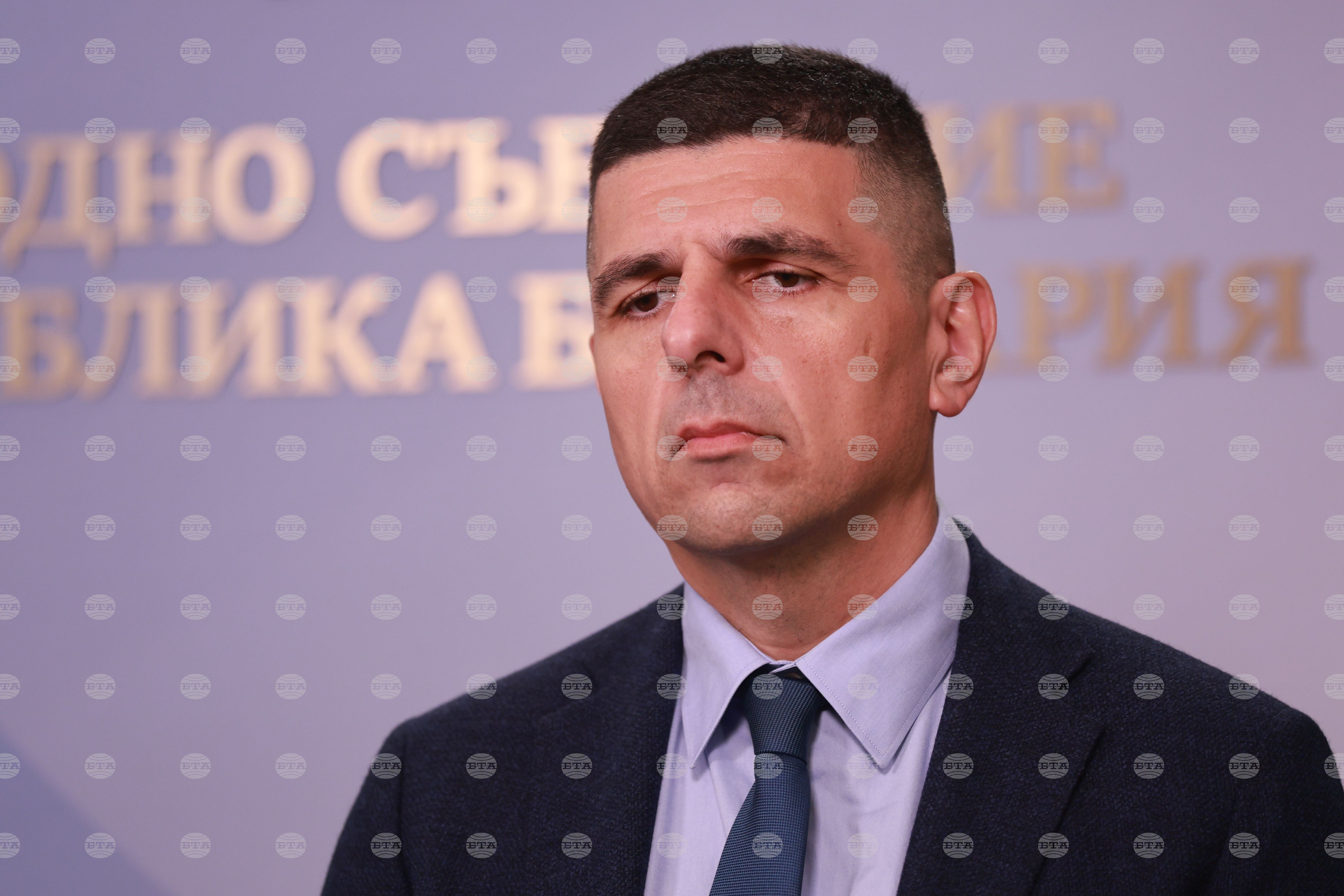 Управляващите не искат да назоват източника на заплахата за националната ни сигурност, каза Ивайло Мирчев от “Да, България”